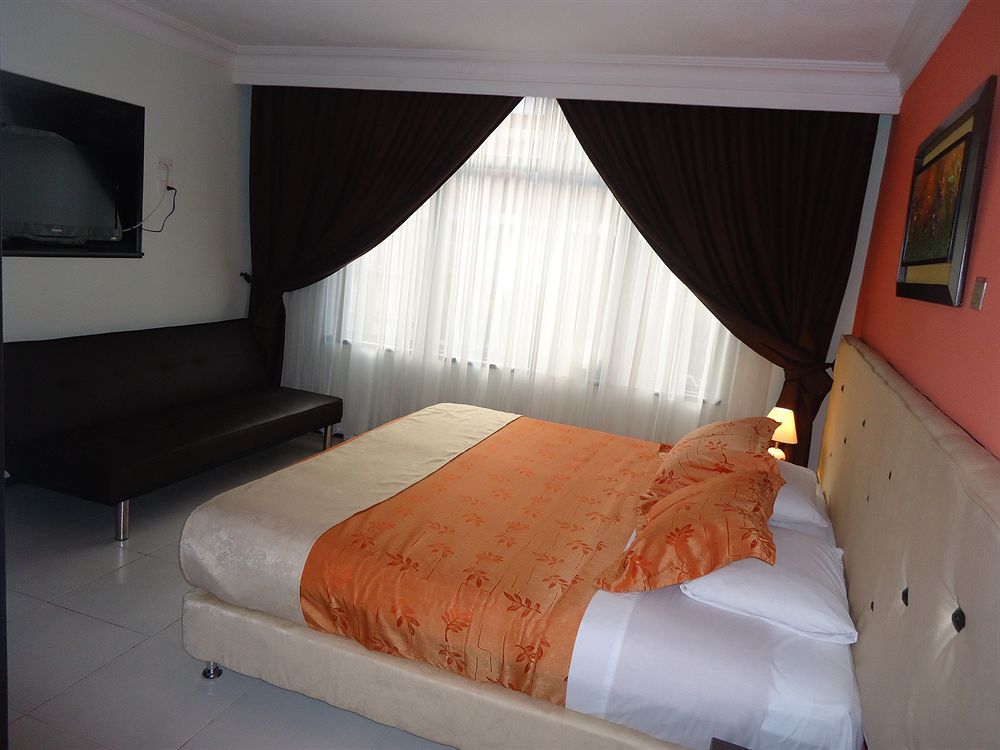 Hotel Central House A 5 Min De La Embajada Americana ボゴタ エクステリア 写真