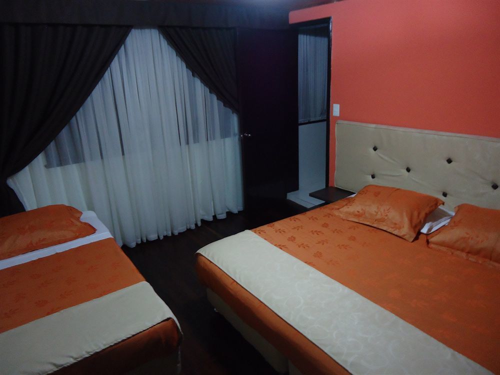 Hotel Central House A 5 Min De La Embajada Americana ボゴタ エクステリア 写真
